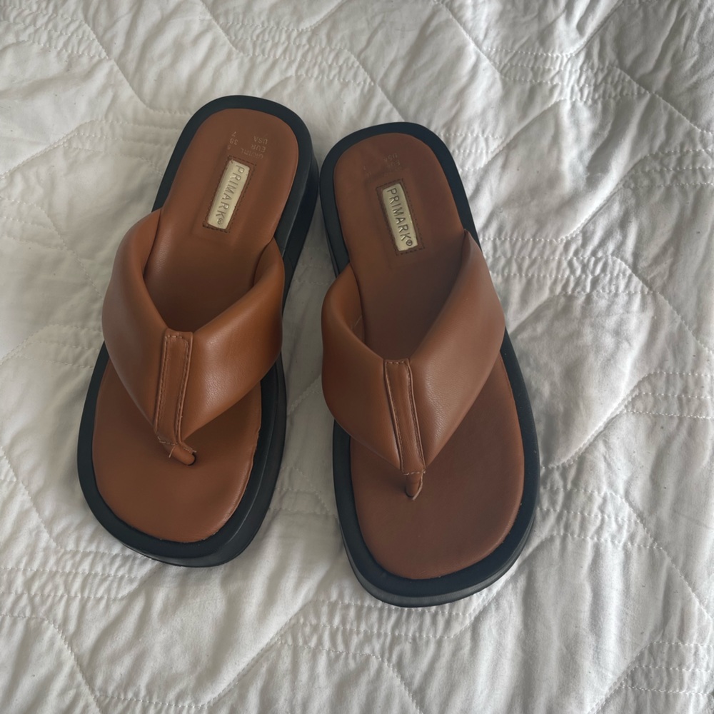 Brown Chunky Slides / Flip flops